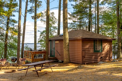 Quiet Waterfront Getaway with Relaxing Deck and Nature Views in Orr, Minnesota - Orr, Minnesota - glamping.directory
