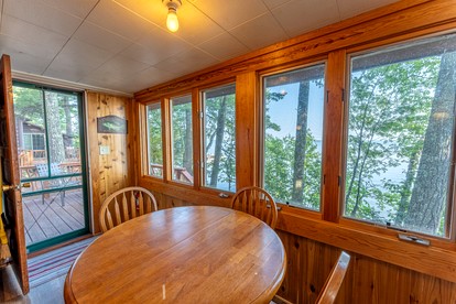 Quiet Waterfront Getaway with Relaxing Deck and Nature Views in Orr, Minnesota - Orr, Minnesota - glamping.directory