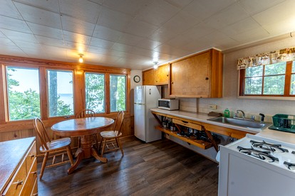 Quiet Waterfront Getaway with Relaxing Deck and Nature Views in Orr, Minnesota - Orr, Minnesota - glamping.directory