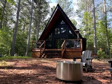 Stylish Dog-Friendly A-Frame Retreat with Deck & Fire Pit in Dahlonega, Georgia - Dahlonega, Georgia - glamping.directory