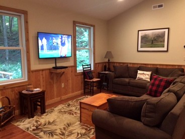 Cozy Three-Bedroom Cabin Near The Salmon River in Altmar, New York - Altmar, New York - glamping.directory