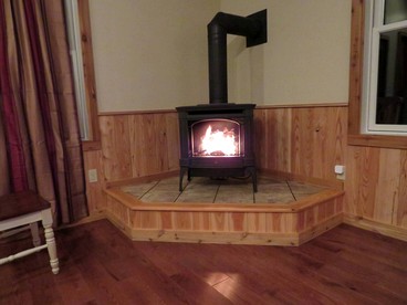 Cozy Three-Bedroom Cabin Near The Salmon River in Altmar, New York - Altmar, New York - glamping.directory