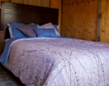 Comfortable Getaway Rental with Incredible Mountain Views near Anchorage, Alaska - glamping.directory