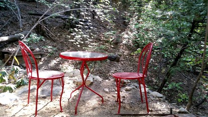 Secluded Cabin Rental with Fireplace near Lake Arrowhead in California - Lake Arrowhead, California - glamping.directory