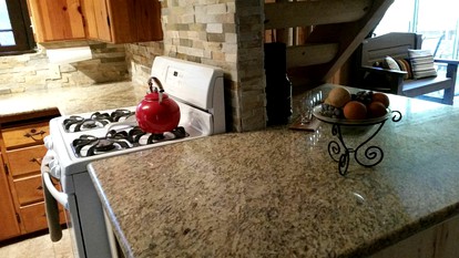 Secluded Cabin Rental with Fireplace near Lake Arrowhead in California - Lake Arrowhead, California - glamping.directory