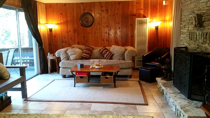 Secluded Cabin Rental with Fireplace near Lake Arrowhead in California - Lake Arrowhead, California - glamping.directory