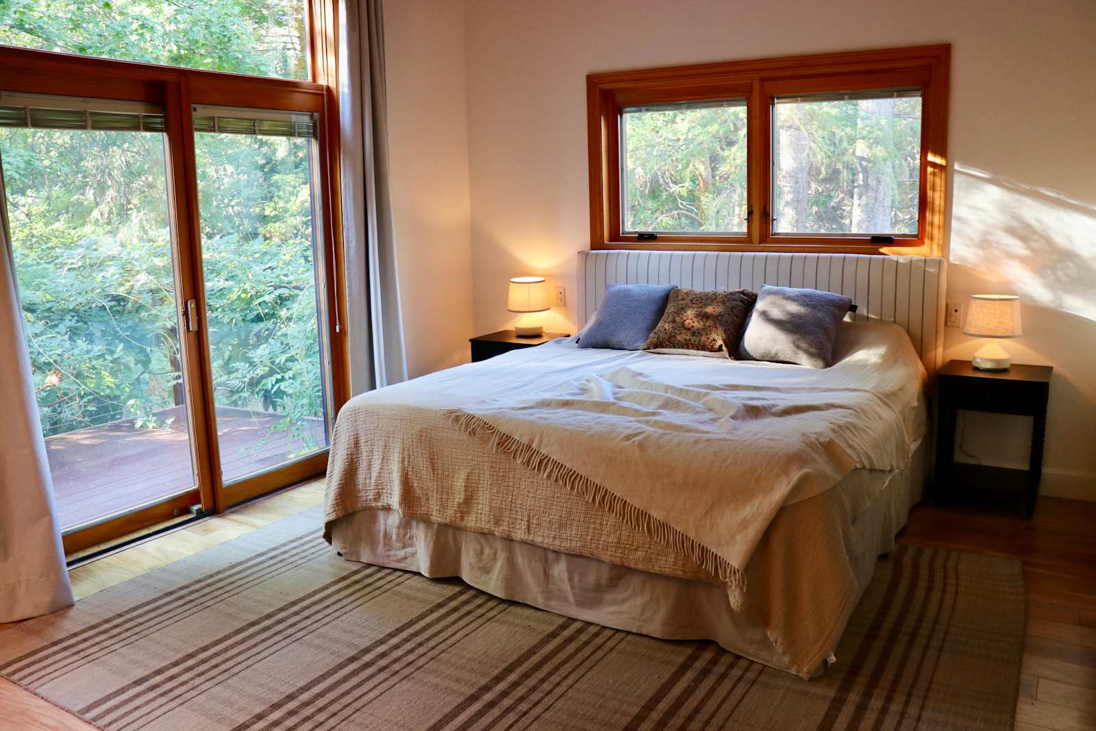 Creek-Front Cabin, 8 Acres +Hot Tub - Nevada City, California - glamping.directory
