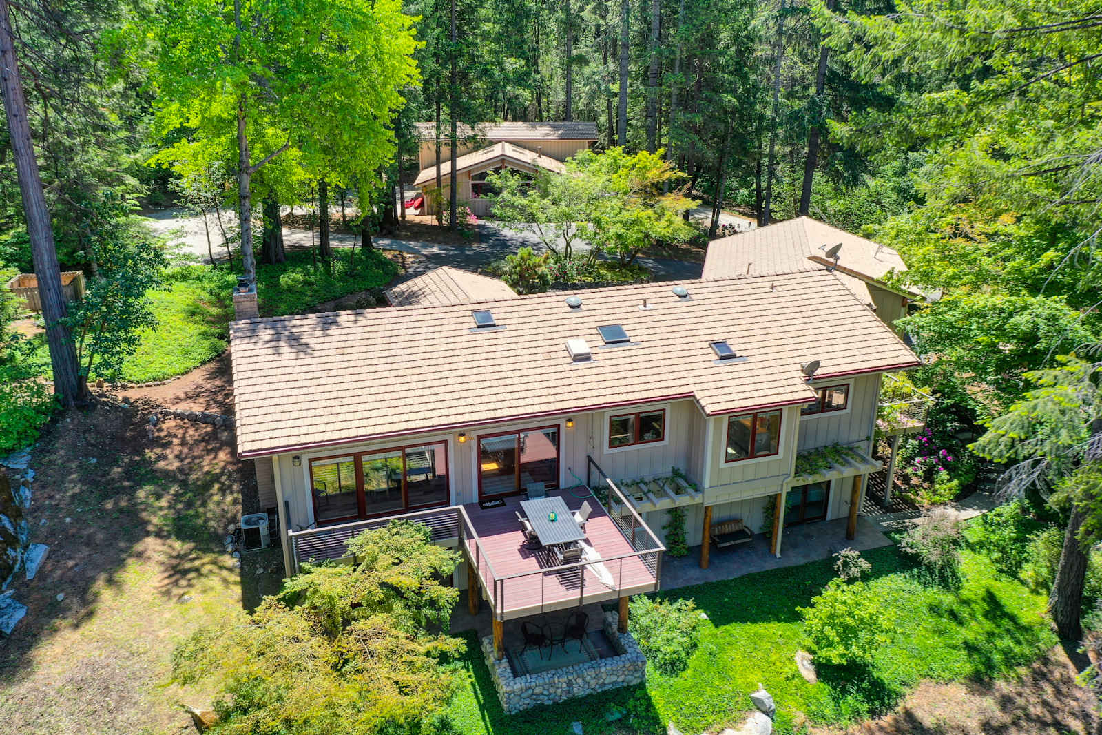 Creek-Front Cabin, 8 Acres +Hot Tub - Nevada City, California - glamping.directory