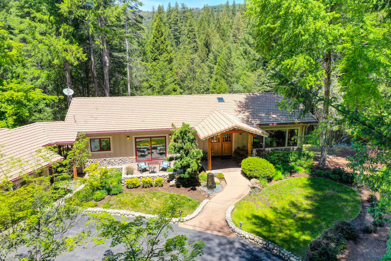 Creek-Front Cabin, 8 Acres +Hot Tub - glamping.directory