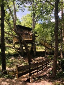 Magical Tree House Rental near Kansas City for Glamping in Missouri - Fishing River Township, Missouri - glamping.directory