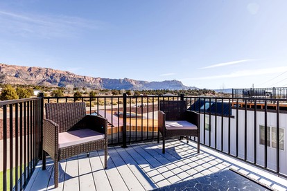 Tiny Home Paradise: Private Deck & Hot Tub Getaway in Utah's Scenic Beauty - Apple Valley, Utah - glamping.directory