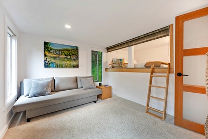 Gorgeous Garden-Level Guest Suite for a Comfortable Getaway Surrounded by Nature in Rio Nido, California - Rio Nido, California - glamping.directory