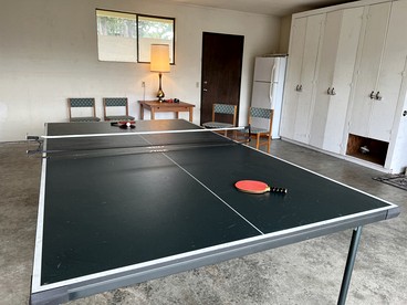 Waterfront Cottage with Large Deck, Foosball Table and Ping Pong Table in Washington - La Conner, Washington - glamping.directory