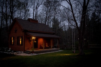 Cozy Mountain Cottage Rental near Green Mountain National Forest - Mount Tabor, Vermont - glamping.directory