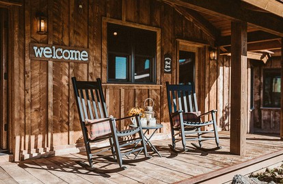 Peaceful Cabin Rental Ideal for a Weekend Getaway in Wyoming - Thayne, Wyoming - glamping.directory