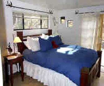 Romantic Creekside Getaway with a Full Kitchenette near Tucson, Arizona - Madera Canyon, Arizona - glamping.directory