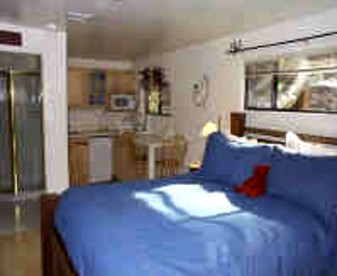 Romantic Creekside Getaway with a Full Kitchenette near Tucson, Arizona - Madera Canyon, Arizona - glamping.directory