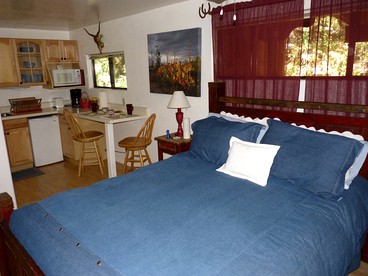 Romantic Creekside Getaway with a Full Kitchenette near Tucson, Arizona - Madera Canyon, Arizona - glamping.directory