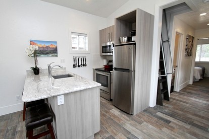 Chic Weekend Getaway Perfect for Visiting the Grand Canyon in Utah - Orderville, Utah - glamping.directory