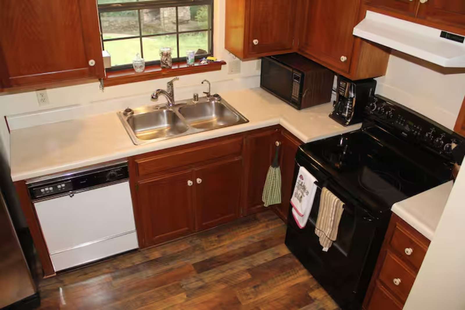 Meadow Mountain Cottage Retreat - Chester, Arkansas - glamping.directory