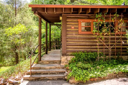 Beautiful Cabin Rental for Four with Large Front Porch near Flagstaff - glamping.directory