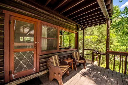 Beautiful Cabin Rental for Four with Large Front Porch near Flagstaff - Sedona, Arizona - glamping.directory