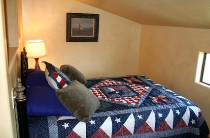 Charming Cabin Stay for Six Nestled Amid Central Texas' Wildlife in Buda - Buda, Texas - glamping.directory