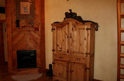 Charming Cabin Stay for Six Nestled Amid Central Texas' Wildlife in Buda - Buda, Texas - glamping.directory