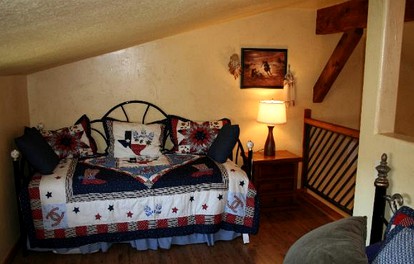 Charming Cabin Stay for Six Nestled Amid Central Texas' Wildlife in Buda - Buda, Texas - glamping.directory