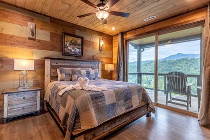 Scenic Smoky Mountain Cabin with Theater & Game Room near Gatlinburg, Tennessee - Gatlinburg, Tennessee - glamping.directory