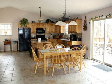 Secluded Family Getaway with Stunning Mountain Views near Pigeon Forge, Tennessee - Oliver Springs, Tennessee - glamping.directory