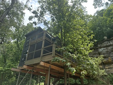 Luxury Treehouse Retreat with Stunning Decks & Creek Access Near Starved Rock State Park, Ottawa, IL - glamping.directory