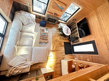 Luxury Treehouse Retreat with Stunning Decks & Creek Access Near Starved Rock State Park, Ottawa, IL - Ottawa, Illinois - glamping.directory