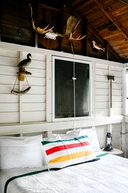 Beautifully Restored Historic Scout Cabin with Pond View for a Peaceful Romantic Escape in Troy, Wisconsin - East Troy, Wisconsin - glamping.directory