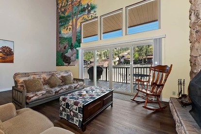 Cozy Cabin Suite with the Perfect Location for Winter Sports and Barbecue in Big Bear Lake, California - Big Bear Lake, California - glamping.directory