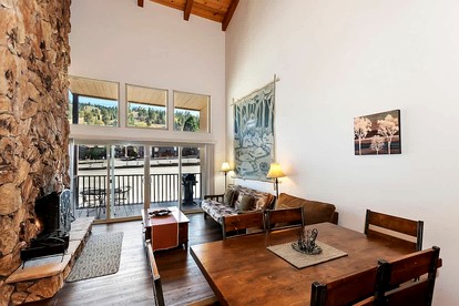 Cozy Cabin Suite with the Perfect Location for Winter Sports and Barbecue in Big Bear Lake, California - Big Bear Lake, California - glamping.directory