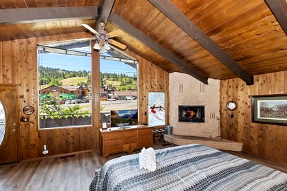 Cozy Cabin Suite with the Perfect Location for Winter Sports and Barbecue in Big Bear Lake, California - Big Bear Lake, California - glamping.directory