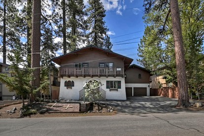 Cozy Cabin Suite with the Perfect Location for Winter Sports and Barbecue in Big Bear Lake, California - Big Bear Lake, California - glamping.directory