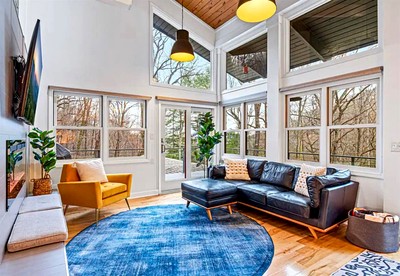 Cozy Mountain Escape with Panoramic Views & Hot Tub near Great Smoky Mountains, Waynesville, NC - Waynesville, North Carolina - glamping.directory