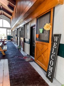 Rustic Tennessee Bed & Breakfast – Country Barn Breakfast & Private Bath Near Wildlife Preserves - Lebanon, Tennessee - glamping.directory