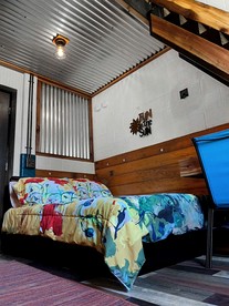 Rustic Tennessee Bed & Breakfast – Country Barn Breakfast & Private Bath Near Wildlife Preserves - Lebanon, Tennessee - glamping.directory
