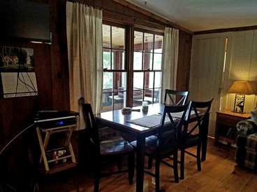 Lovely Lakeside Cabin Rental near Pharaoh Lake Wilderness Area in New York - Horicon, New York - glamping.directory