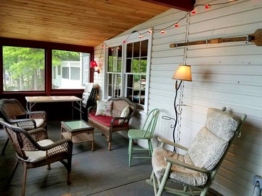 Lovely Lakeside Cabin Rental near Pharaoh Lake Wilderness Area in New York - Horicon, New York - glamping.directory