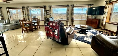 Secluded Riverfront Cabin with Bluff Views, Gated Privacy & Scenic Trail Access in Tahlequah, Oklahoma - Tahlequah, Oklahoma - glamping.directory