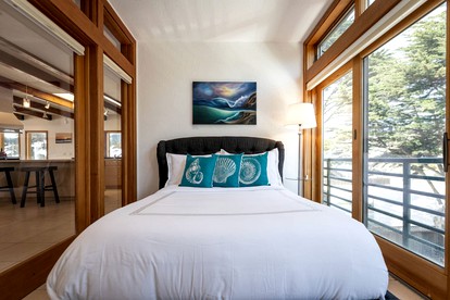 Luxury Beachfront Vacation Rental with Breathtaking Views in El Granada, CA - Half Moon Bay, California - glamping.directory
