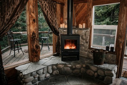 Cozy Log Cabin with Wood Burning Stove and Private Deck on the Olympic Peninsula, Washington - Forks, Washington - glamping.directory