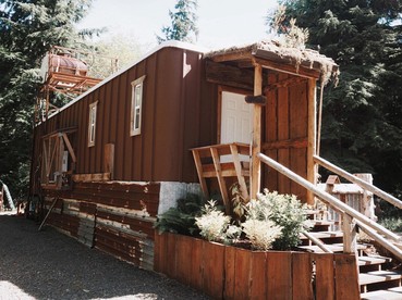 Cozy Log Cabin with Wood Burning Stove and Private Deck on the Olympic Peninsula, Washington - Forks, Washington - glamping.directory