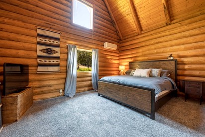 Stunning Cabin Retreat with Sauna, Book Library and Incredible Game Room in Lyle, Washington - Lyle, Washington - glamping.directory