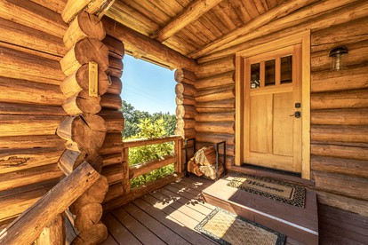 Stunning Cabin Retreat with Sauna, Book Library and Incredible Game Room in Lyle, Washington - Lyle, Washington - glamping.directory