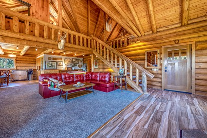 Stunning Cabin Retreat with Sauna, Book Library and Incredible Game Room in Lyle, Washington - Lyle, Washington - glamping.directory